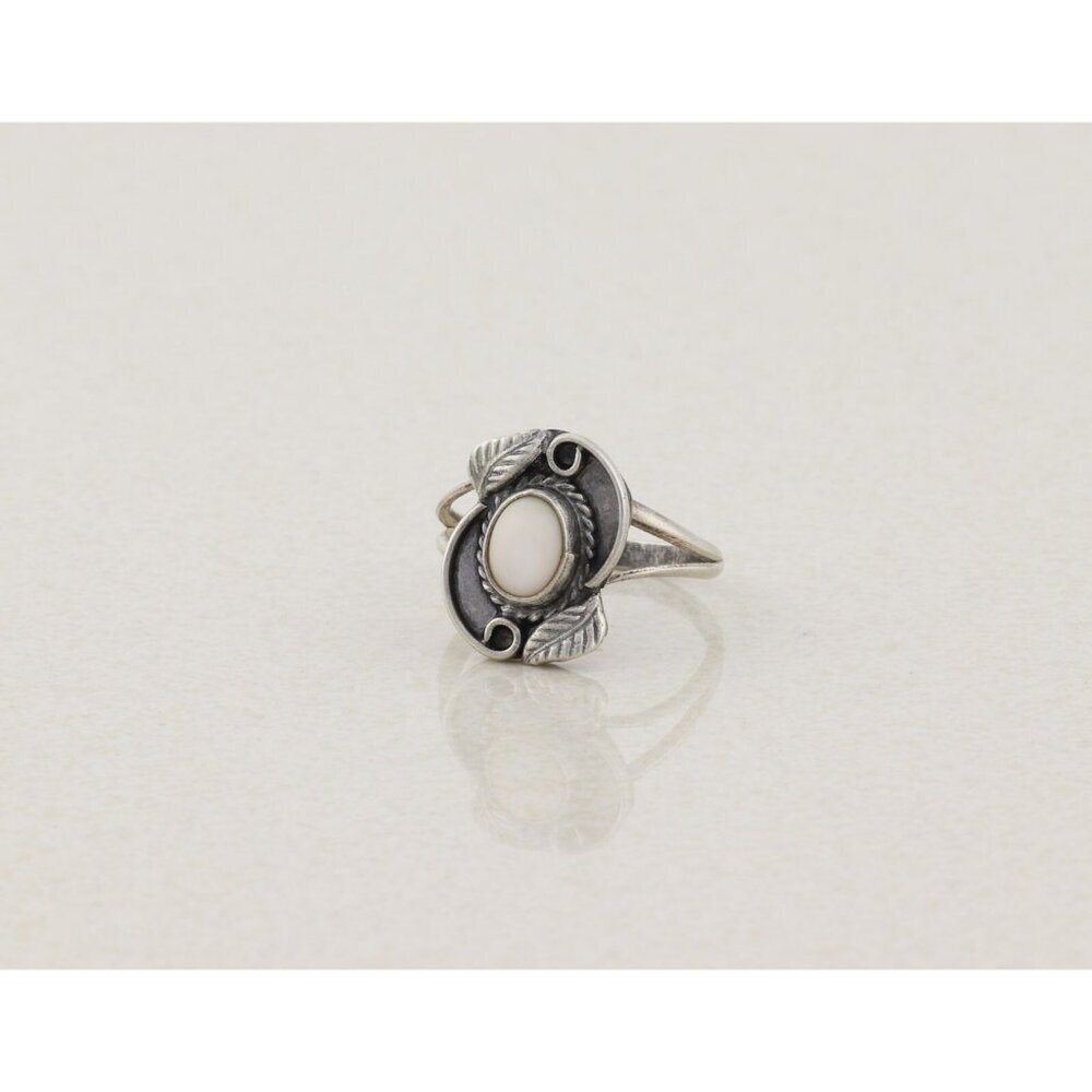 Sterling Silver Natural Mother of Pearl Ring Leaf Ring Size 6 1/4 - Picture 5 of 6